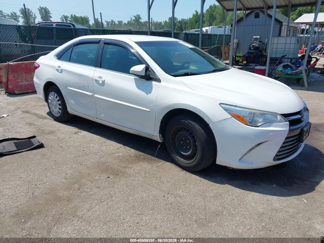 2017 Toyota Camry Le მანქანა იყიდება აუქციონზე, vin: 4T1BF1FK5HU360063, აუქციონის ნომერი: 45506350