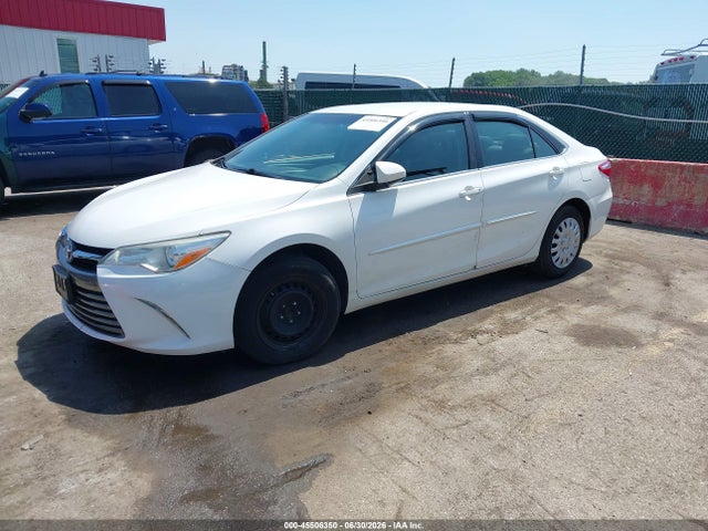 2017 Toyota Camry Le მანქანა იყიდება აუქციონზე, vin: 4T1BF1FK5HU360063, აუქციონის ნომერი: 45506350
