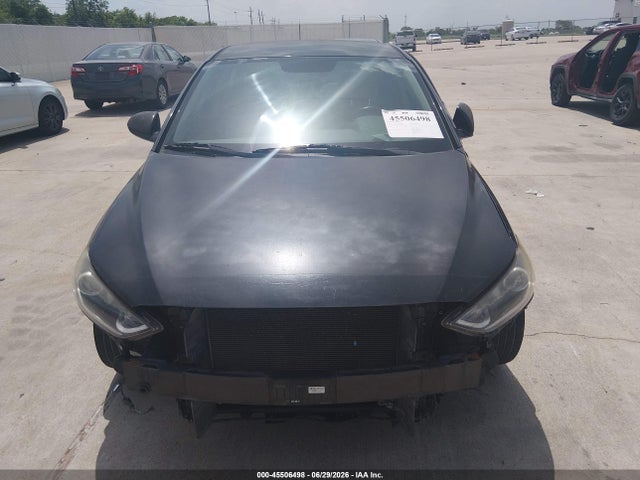KMHD84LF8HU206281 Hyundai ELANTRA SE