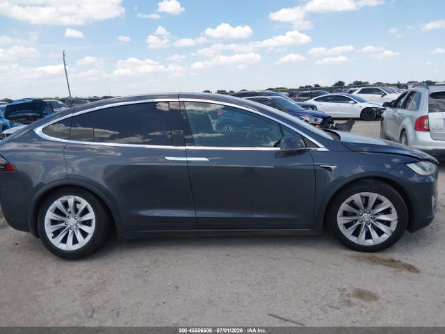 Tesla Model X 100d/75d/p100d 2018 5YJXCDE26JF115647 Image 11