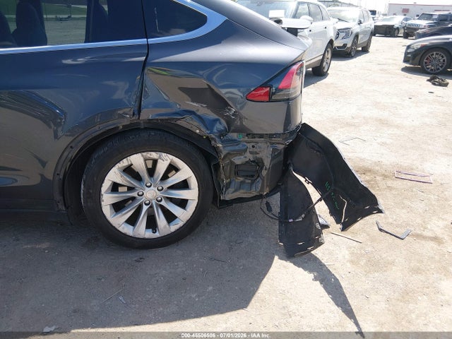 Tesla Model X 100d/75d/p100d 2018 5YJXCDE26JF115647 Image 6