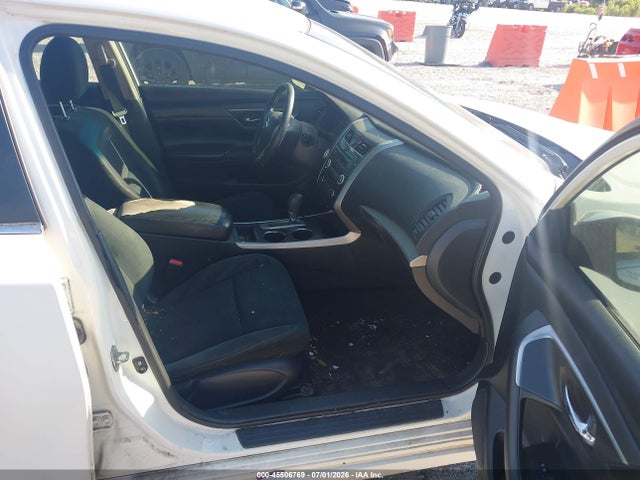 2015 Nissan Altima 2.5/2.5 S/2.5 Sl/2.5 Sv მანქანა იყიდება აუქციონზე, vin: 1N4AL3AP3FC295620, აუქციონის ნომერი: 45506769