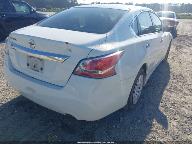 2015 Nissan Altima 2.5/2.5 S/2.5 Sl/2.5 Sv მანქანა იყიდება აუქციონზე, vin: 1N4AL3AP3FC295620, აუქციონის ნომერი: 45506769