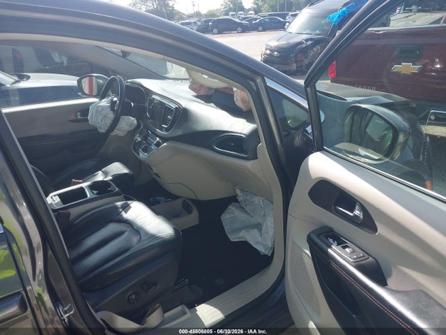 2019 Chrysler Pacifica Touring L Plus მანქანა იყიდება აუქციონზე, vin: 2C4RC1EG4KR577083, აუქციონის ნომერი: 45506805