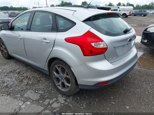 Ford FOCUS SE 2014 1FADP3K22EL285258 Image 3