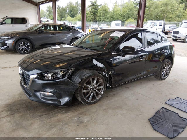 Mazda Mazda3 Touring 2018 3MZBN1L39JM275643 Image 2