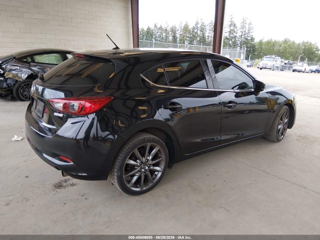 Mazda Mazda3 Touring 2018 3MZBN1L39JM275643 Image 4