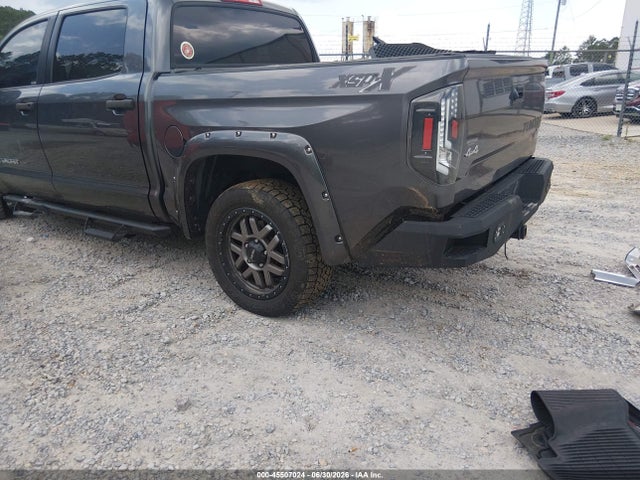 5TFDW5F19HX587587 Toyota Tundra Sr5 5.7l V8