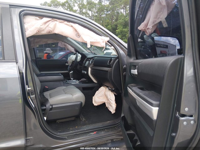 5TFDW5F19HX587587 Toyota Tundra Sr5 5.7l V8
