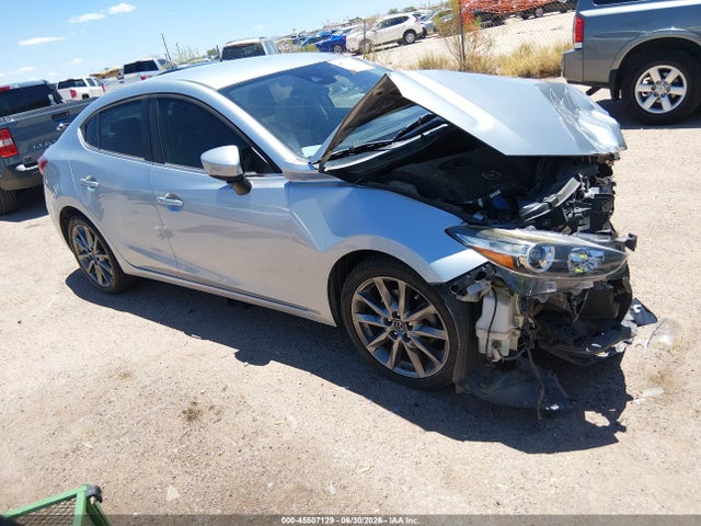 Mazda Mazda3 Touring 2018 3MZBN1V36JM189056 Image 1
