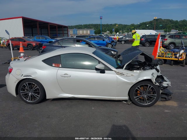 2013 Scion Fr-s მანქანა იყიდება აუქციონზე, vin: JF1ZNAA15D2724692, აუქციონის ნომერი: 45507141