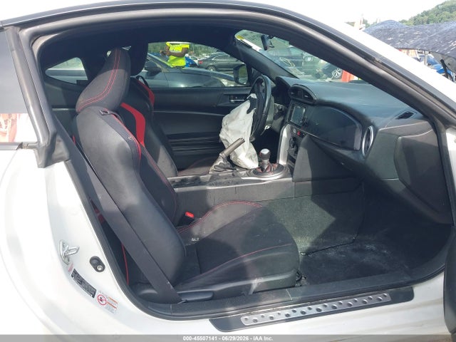 2013 Scion Fr-s მანქანა იყიდება აუქციონზე, vin: JF1ZNAA15D2724692, აუქციონის ნომერი: 45507141