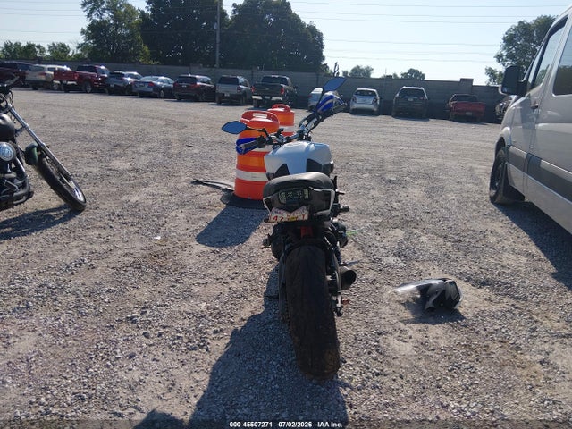 Yamaha FZ09 2017 JYARN53E7HA001838 Image 6