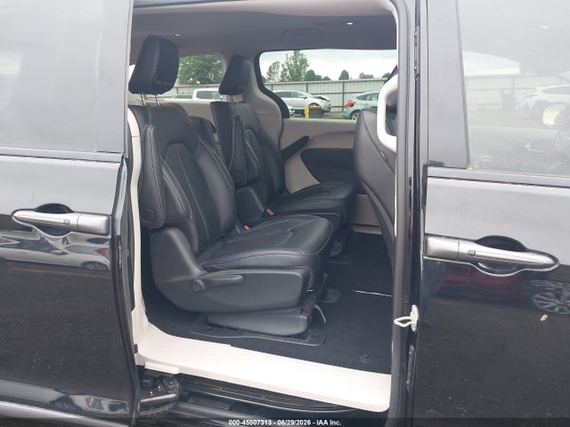 Chrysler Pacifica Hybrid Road Tripper 2024 2C4RC1S79RR134703 Image 8