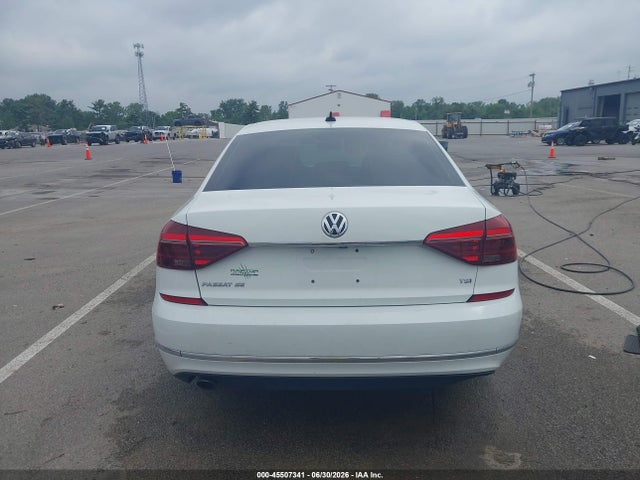 1VWBA7A33JC011479 Volkswagen Passat 2.0t Se