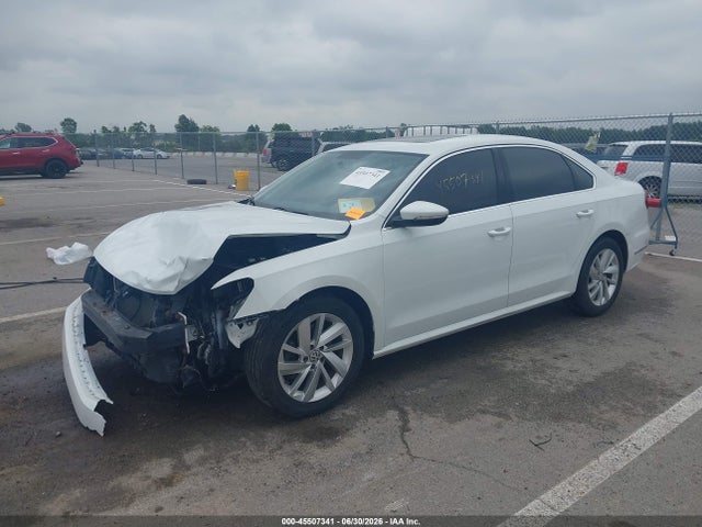 1VWBA7A33JC011479 Volkswagen Passat 2.0t Se