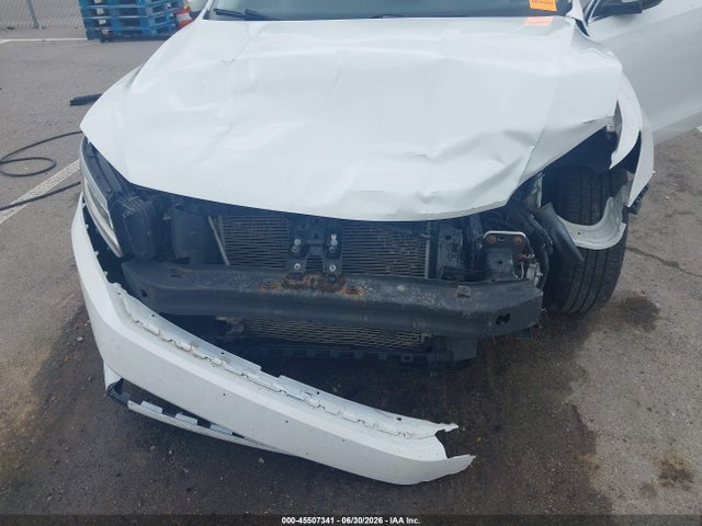 1VWBA7A33JC011479 Volkswagen Passat 2.0t Se
