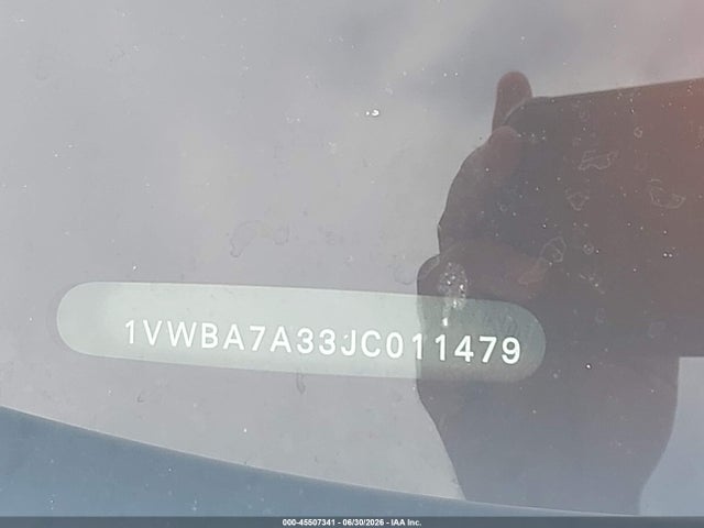 1VWBA7A33JC011479 Volkswagen Passat 2.0t Se