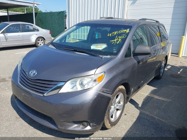 Продажа на аукционе авто 2015 Toyota Sienna Le 8 Passenger, vin: 5TDKK3DC7FS630614, номер лота: 45507358