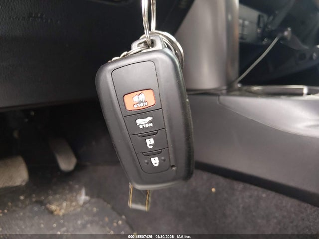 Toyota RAV4 SE 2017 JTMJFREV5HD211744 Image 11