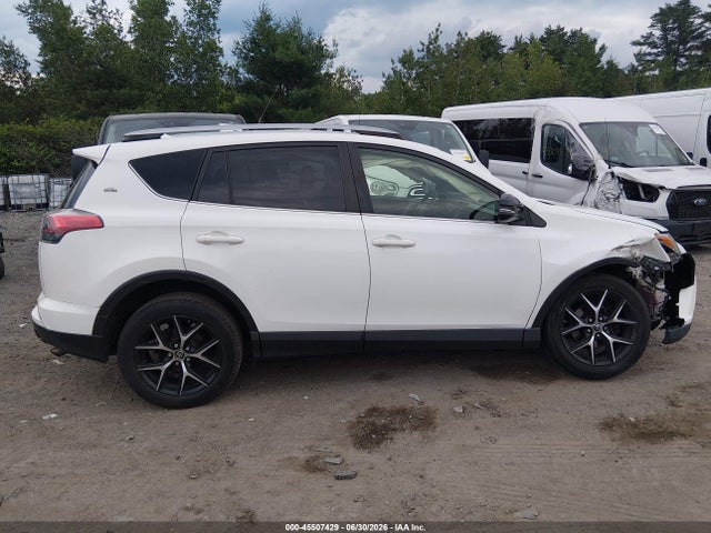 Toyota RAV4 SE 2017 JTMJFREV5HD211744 Image 14