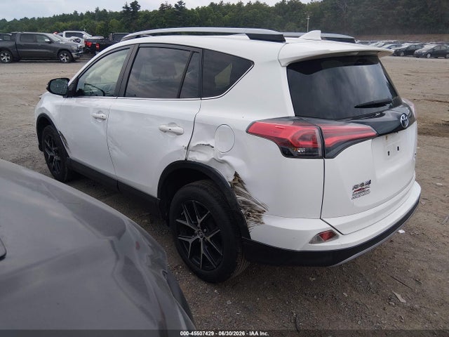 Toyota RAV4 SE 2017 JTMJFREV5HD211744 Image 3