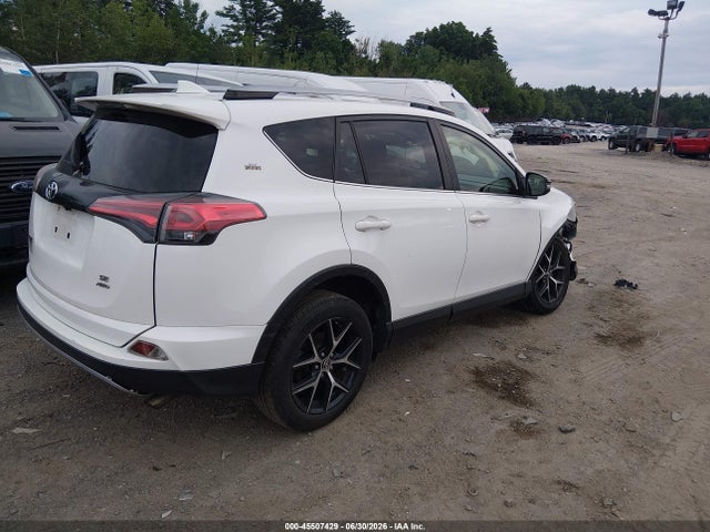 Toyota RAV4 SE 2017 JTMJFREV5HD211744 Image 4