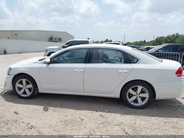 2012 Volkswagen Passat 2.5l Se მანქანა იყიდება აუქციონზე, vin: 1VWBH7A36CC101739, აუქციონის ნომერი: 45507493