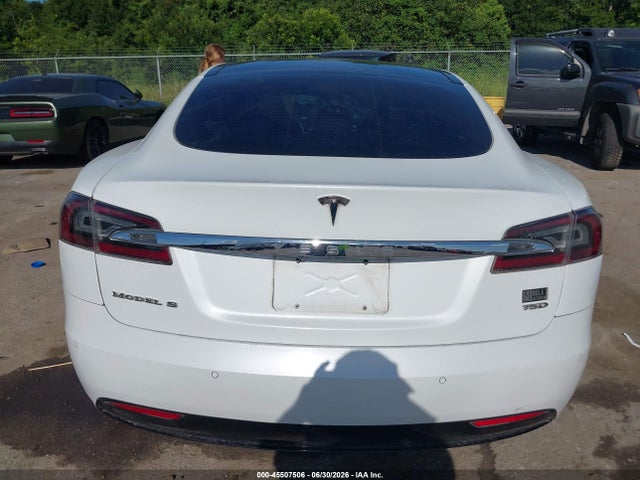 45507506 :رقم المزاد ، 5YJSA1E28JF246822 vin ، 2018 Tesla Model S 100d/75d/p100d مزاد بيع