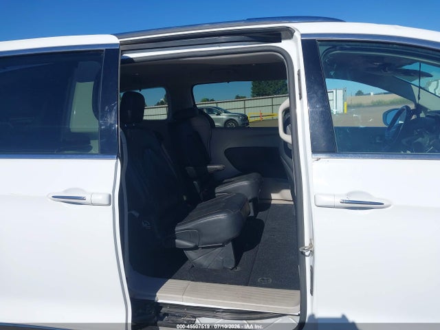 2C4RC1BG4KR732428 Chrysler Pacifica Touring L