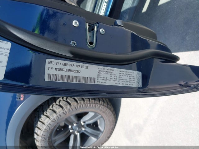 45507624 :رقم المزاد ، 1C6RR7LT6MS552342 vin ، 2021 Ram 1500 Classic Slt مزاد بيع