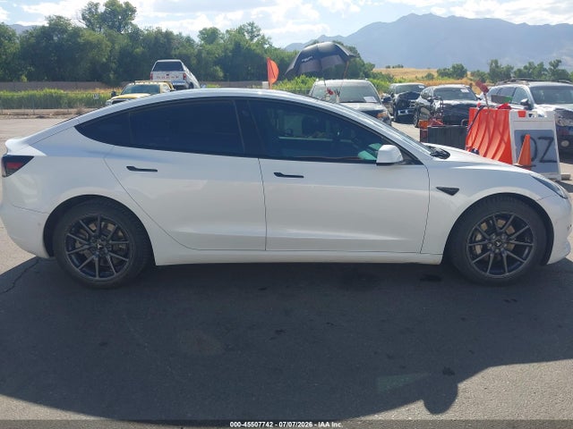 45507742 :رقم المزاد ، 5YJ3E1EB9JF100065 vin ، 2018 Tesla Model 3 Long Range/performance مزاد بيع