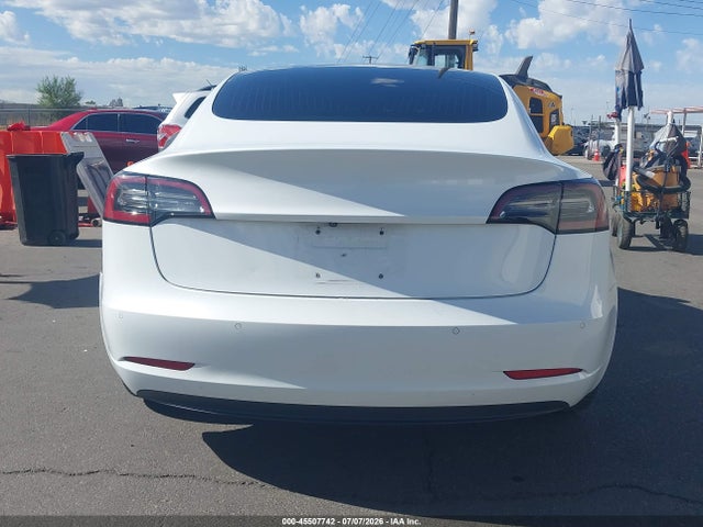 45507742 :رقم المزاد ، 5YJ3E1EB9JF100065 vin ، 2018 Tesla Model 3 Long Range/performance مزاد بيع
