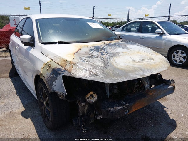 2013 Volkswagen Jetta 2.5l Se მანქანა იყიდება აუქციონზე, vin: 3VWDX7AJ0DM448574, აუქციონის ნომერი: 45507774