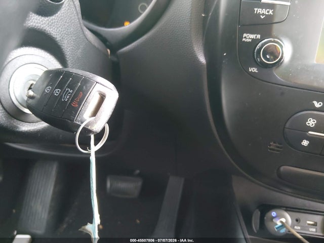 KIA SOUL + 2018 KNDJP3A52J7522536 Image 11