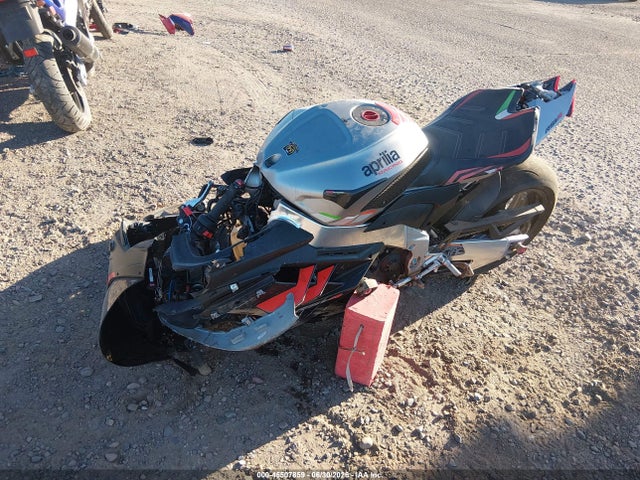 Aprilia Rsv4 1100 2021 ZD4KYUA06MS000137 Image 14