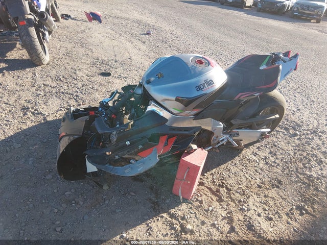 Aprilia Rsv4 1100 2021 ZD4KYUA06MS000137 Image 2