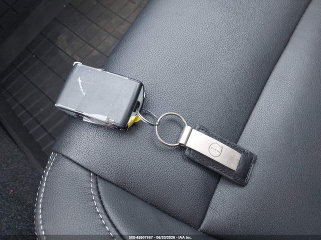 Продажа на аукционе авто 2025 Volvo Xc40 B5 Core Bright Theme, vin: YV4L12UJ0S2495863, номер лота: 45507887