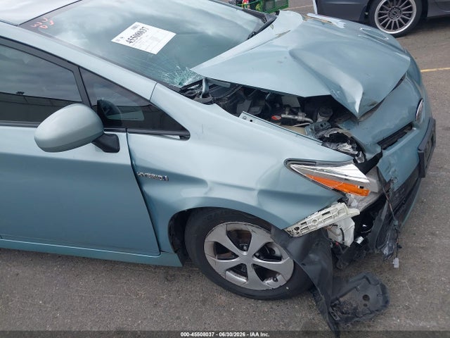 Toyota Prius Two 2015 JTDKN3DU7F1955387 Image 18