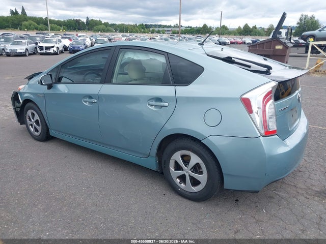 Toyota Prius Two 2015 JTDKN3DU7F1955387 Image 3