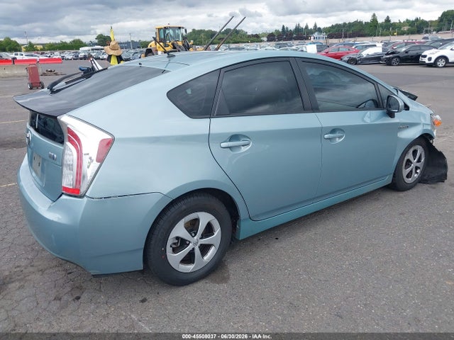 Toyota Prius Two 2015 JTDKN3DU7F1955387 Image 4