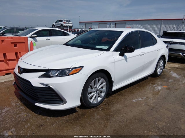 Toyota CAMRY LE 2022 4T1C11AK9NU650280 Image 2