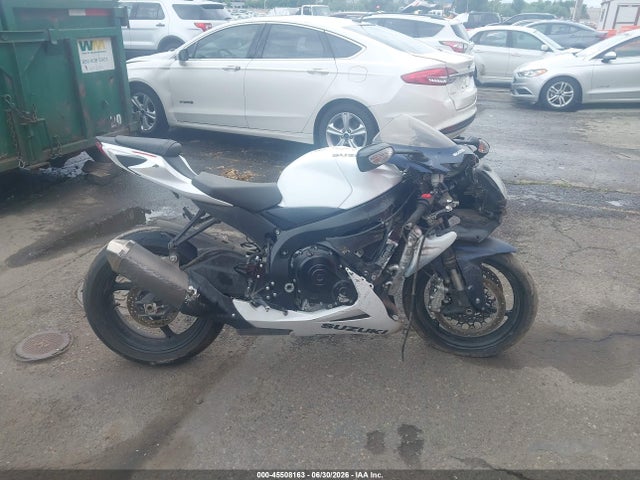 Suzuki GSX-R600 2023 JS1GN7FA8P7100318 Image 12
