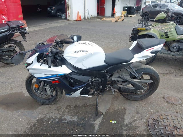 Suzuki GSX-R600 2023 JS1GN7FA8P7100318 Image 13