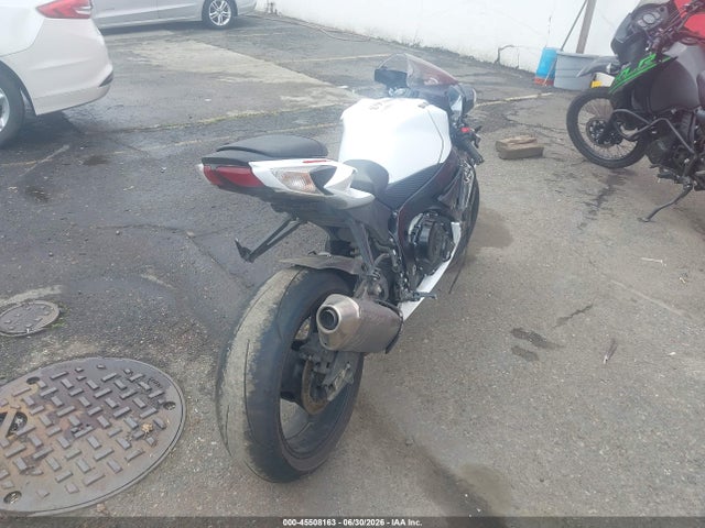 Suzuki GSX-R600 2023 JS1GN7FA8P7100318 Image 4