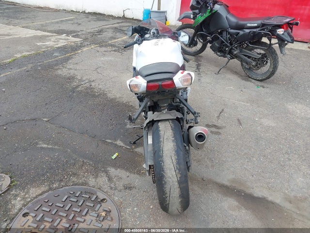 Suzuki GSX-R600 2023 JS1GN7FA8P7100318 Image 6