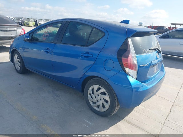 Toyota Prius C Two 2015 JTDKDTB32F1578965 Image 3