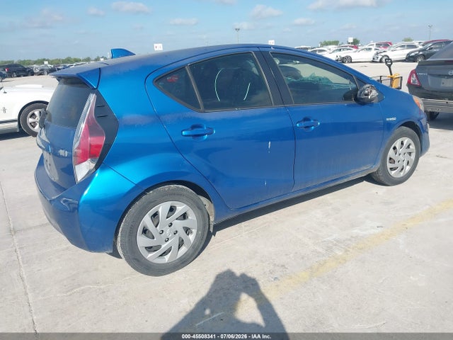 Toyota Prius C Two 2015 JTDKDTB32F1578965 Image 4