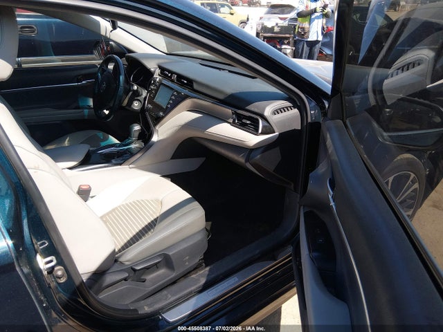 4T1B11HK6KU813920 Toyota CAMRY SE