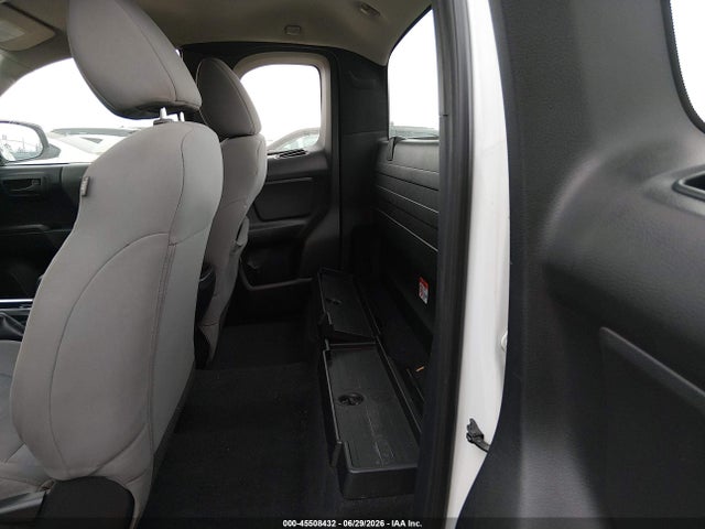 5TFRX5GN8HX100027 Toyota Tacoma Sr
